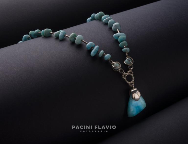 Foto collana in pietre dure celesti