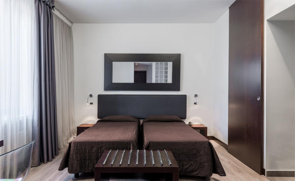 Camera d'hotel in stile moderno
