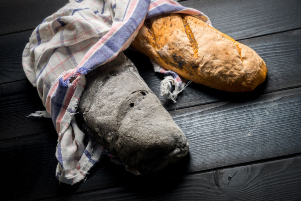 Pane bianco e nero
