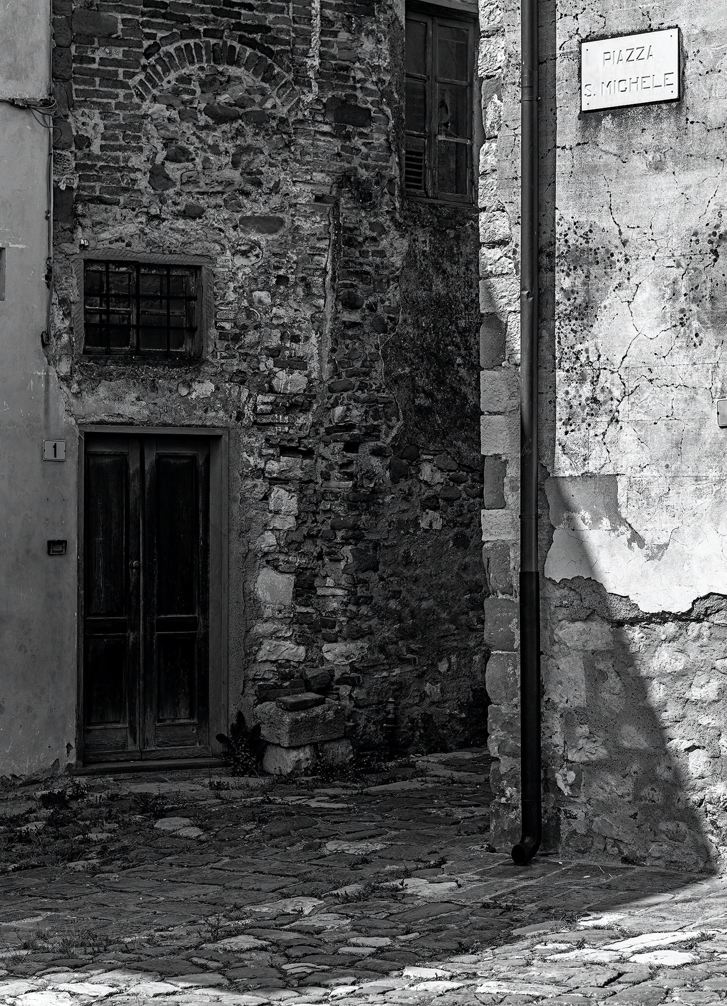 Angolo di Piazza San Michele a Serravalle Alto