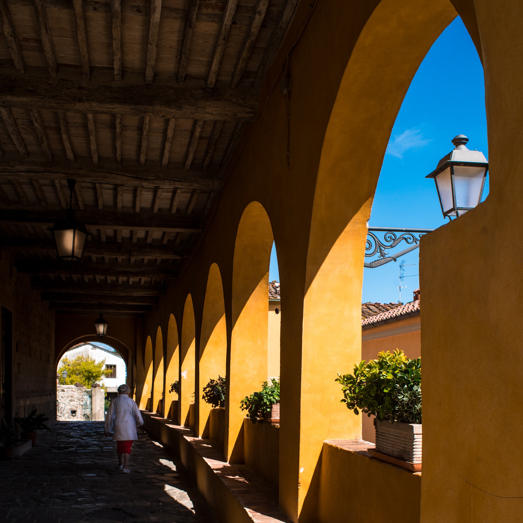 Portico a Serravalle Alto