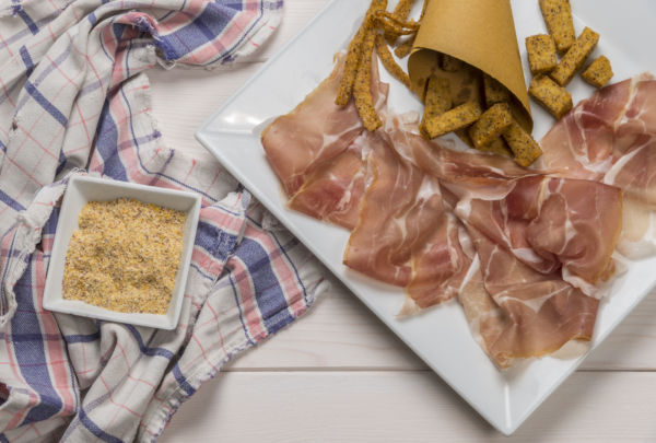 Prosciutto crudo e polenta di granoturco antico