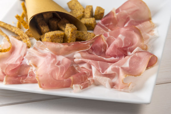 Prosciutto crudo e polenta di granoturco antico