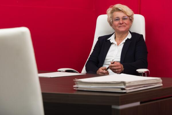 ritratto-consulente-alla-scrivania
