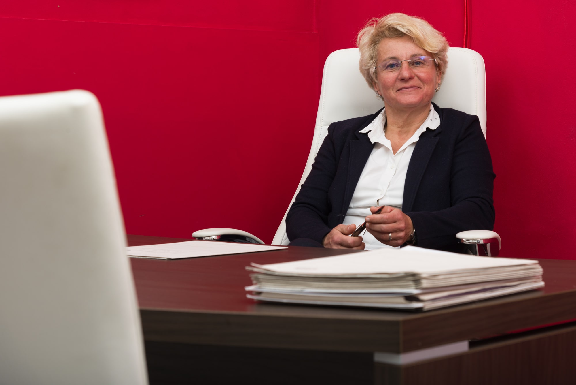 ritratto-consulente-alla-scrivania