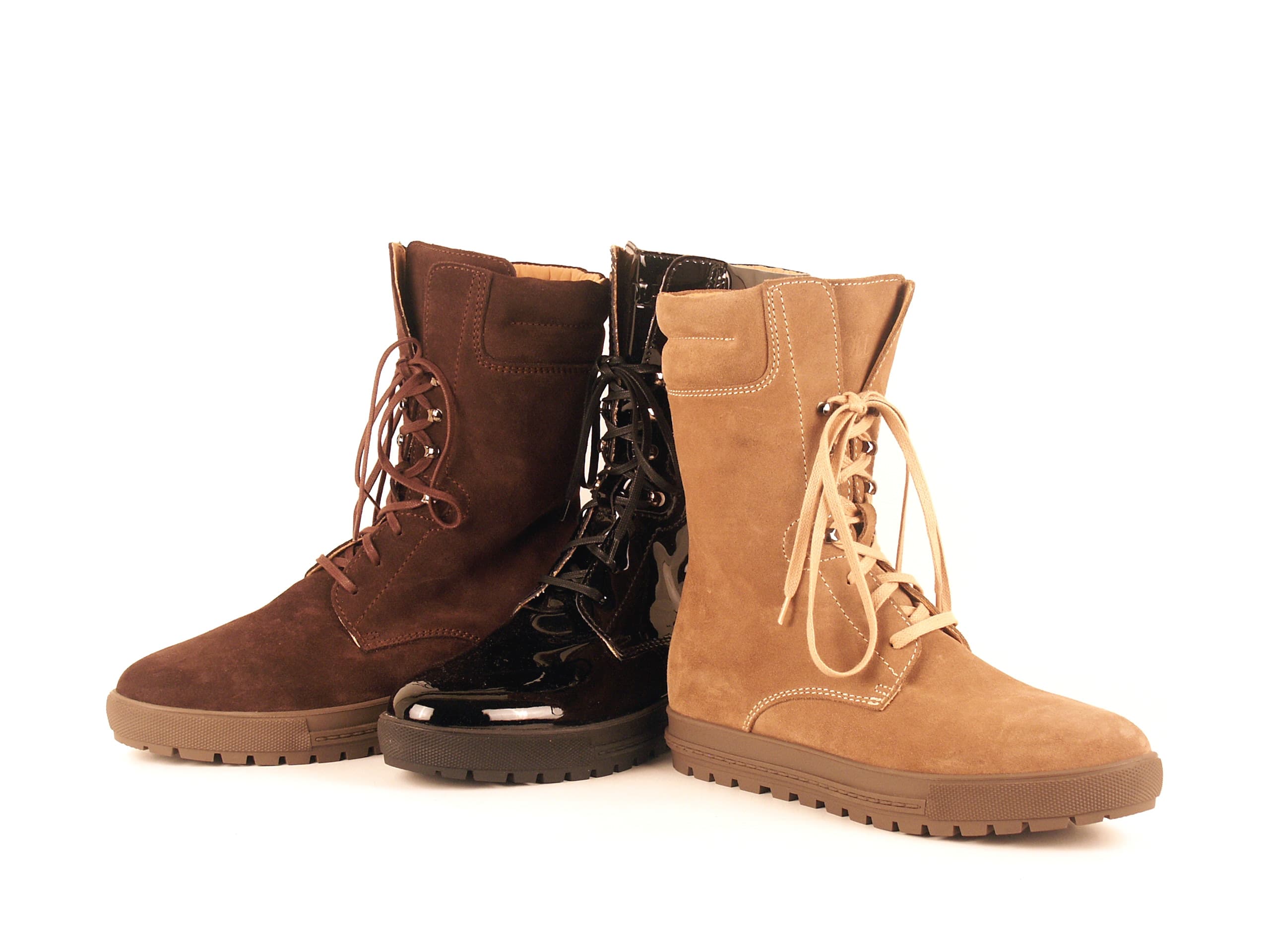 Tre stivaletti donna allacciati