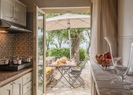 009-cucina-e-cortile